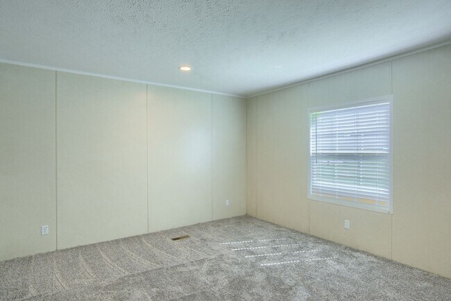 Building Photo - 1118 Old Tar Landing Rd