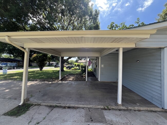 Building Photo - 8328 Campanella Dr
