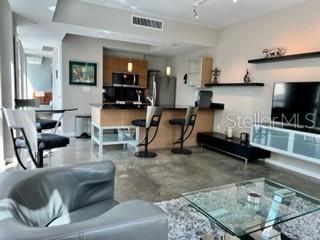 Building Photo - 1350 Main St