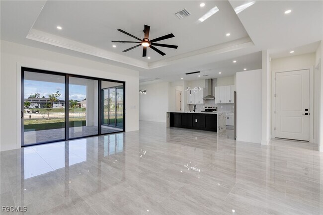 Building Photo - 153 SE 21st St