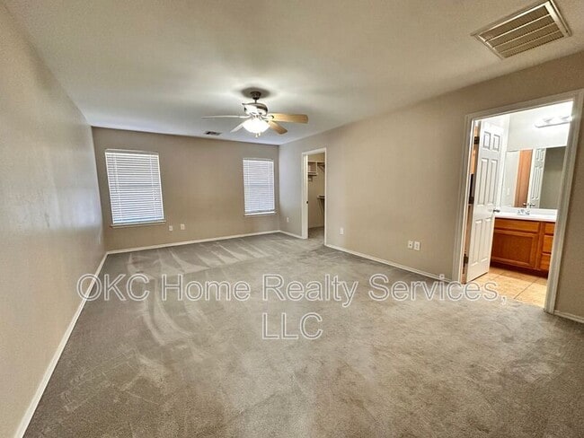 Building Photo - 4501 SE 78th St