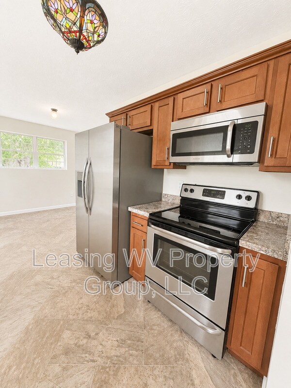 Building Photo - 304 1st St
