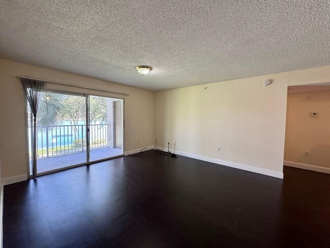 Building Photo - 5061 Wiles Rd