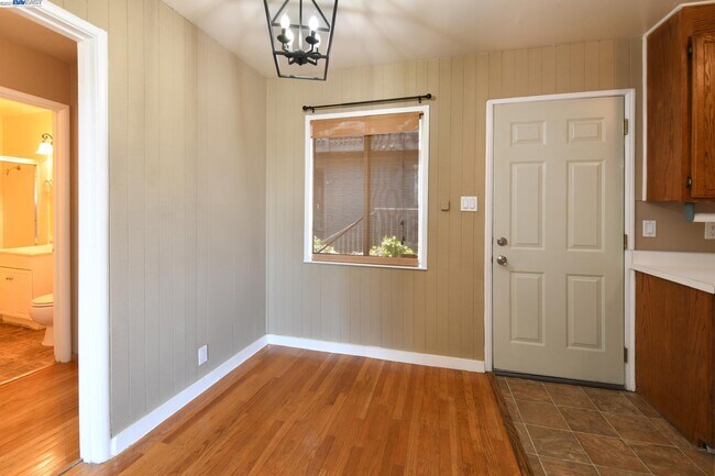 Building Photo - 1672 Terrace Rd