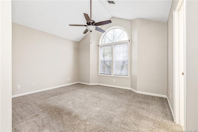 Building Photo - 6813 Willowbrook Dr