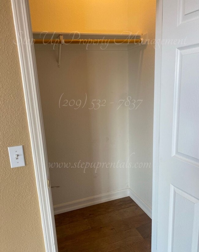 Building Photo - Elegant Mountain-View Home with Solar, Well Water & Septic – Utility Savings Included!