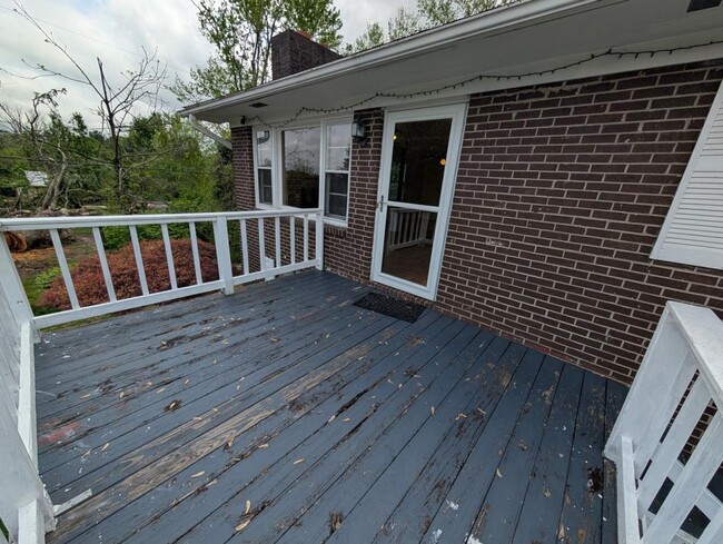 Building Photo - 505 N Stanwood Ln