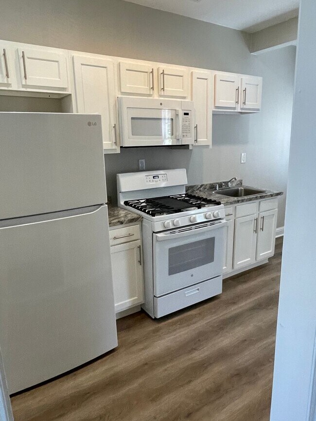 Building Photo - 1BD/1BA Midcity Apt Off Carrollton Ave