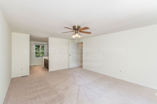 Building Photo - 7690 Middle Valley Dr