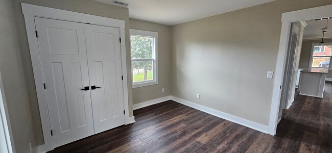 Building Photo - Newly Renovated 3 Bedroom, 2 Bath Brick Home!