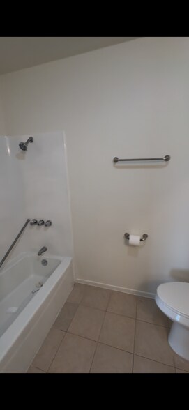 Building Photo - 2040 W Avenue J13