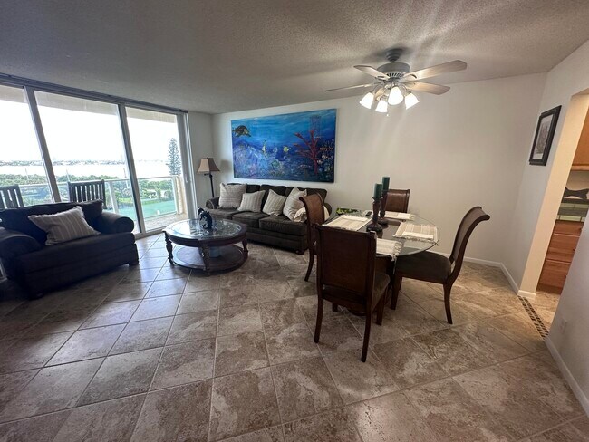 Building Photo - 5440 N Ocean Dr