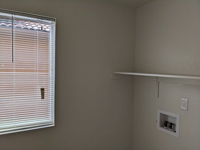 Building Photo - 3100 Club Center Dr