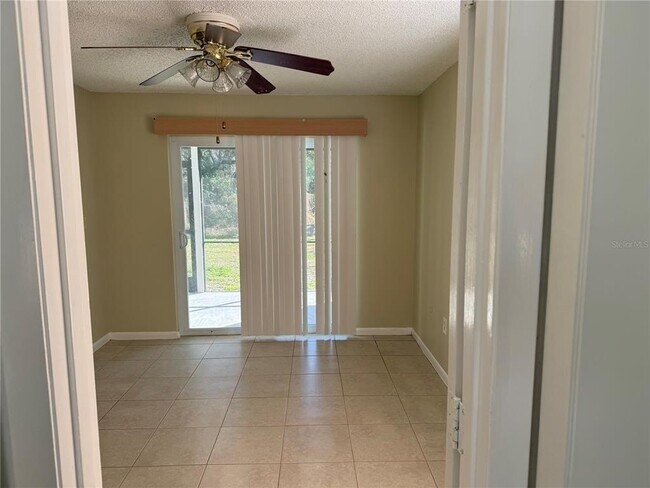 Building Photo - 1010 Old S Dr