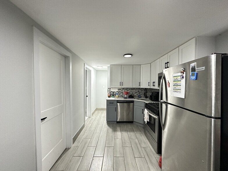 Building Photo - 1731 N Mozart St