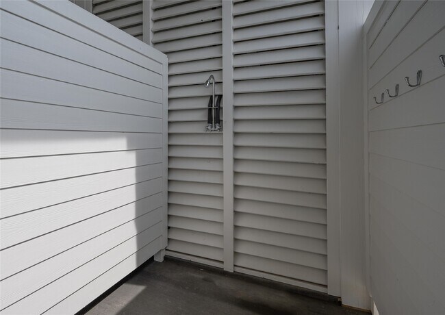 Building Photo - 18414 Indian Beach Ct