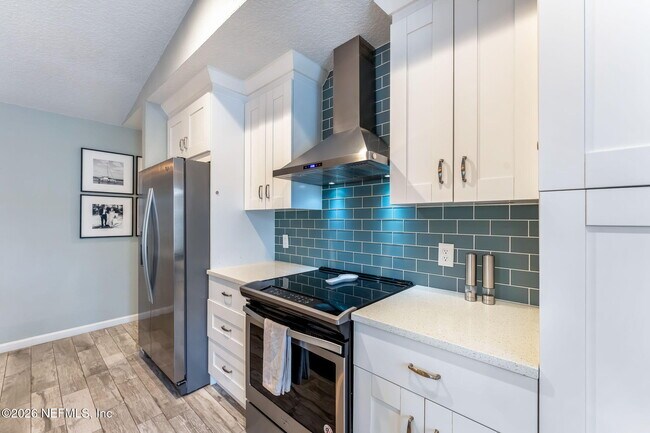 Building Photo - 1170 19th St N