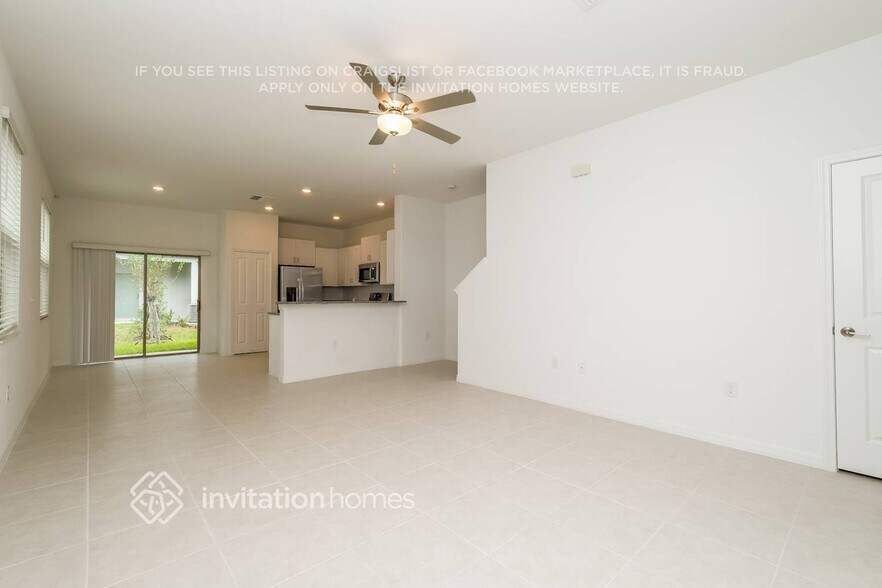 Building Photo - 8298 Crescent Oaks Dr