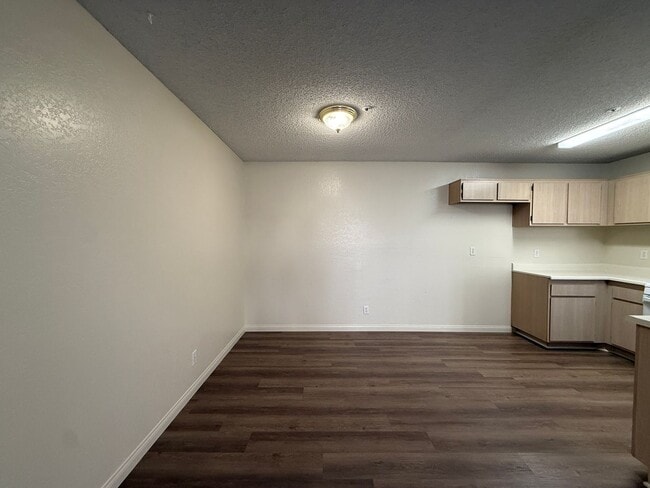 Building Photo - Downstairs Corner Condo in the Gated Community of Las Palmas