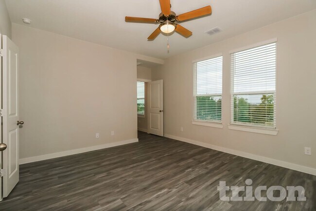 Building Photo - 1737 Mexican Heather Dr