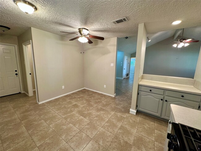 Building Photo - 13402 Nevermore Dr