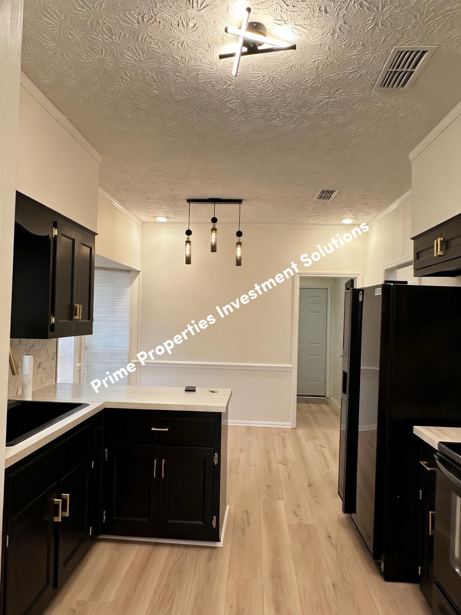 Building Photo - 4012 Amberly Rd