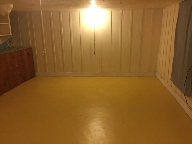 Building Photo - Overlook Charmer