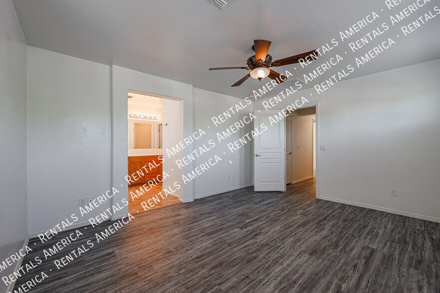 Building Photo - 591 S Buena Vista Ct
