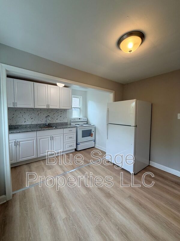 Building Photo - 56 W Albemarle Ave