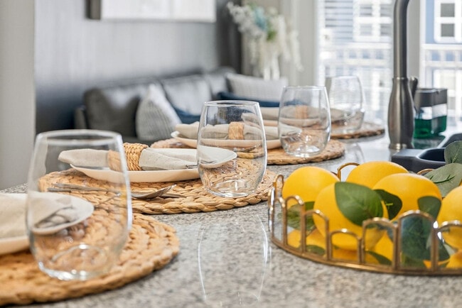 Building Photo - 1702 W Cleveland St