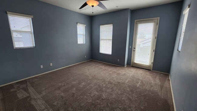 Building Photo - 2 Bedroom Townhome at the Artisan Village ...