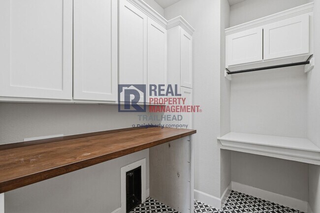 Building Photo - 1617 Purple Thistle Ln