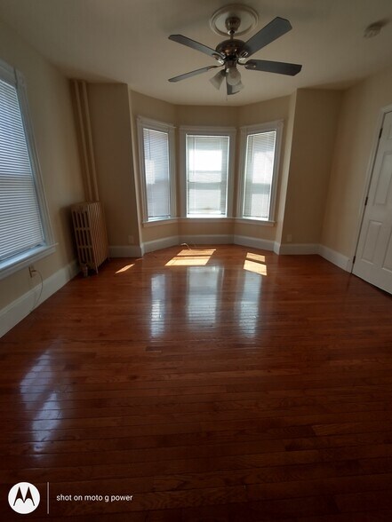 Building Photo - 85 Lynnfield St