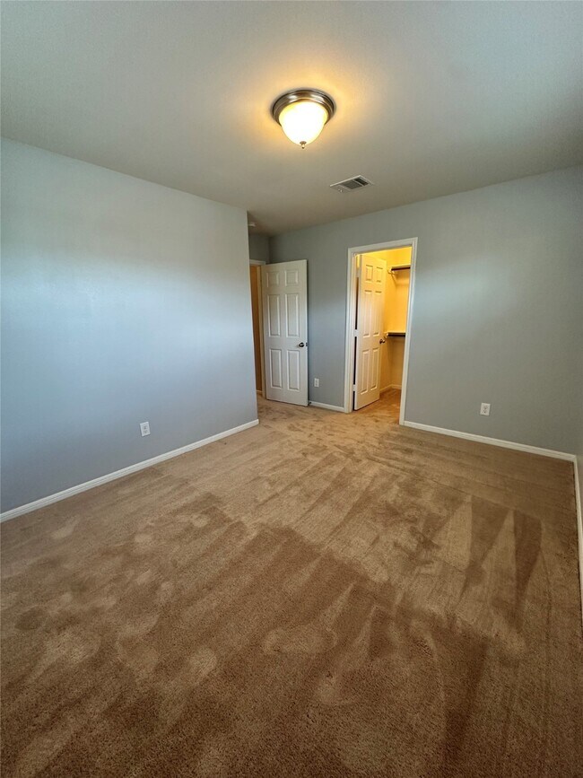 Building Photo - 6042 Wesley Manor Ct