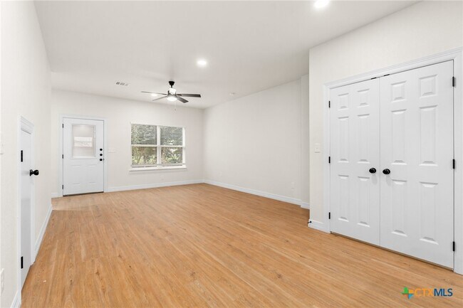 Building Photo - 209 S 18th St