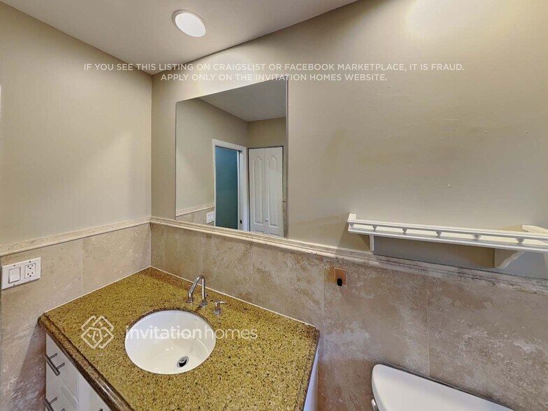 Building Photo - 5620 SW 119th Ave