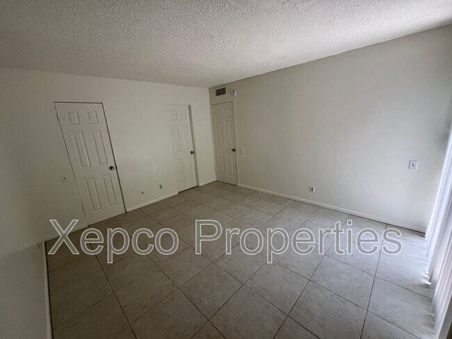 Building Photo - 556 E Chuckwalla Rd