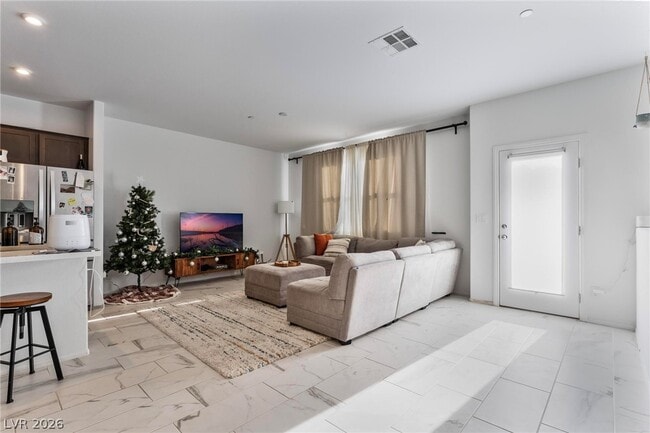 Building Photo - 1299 Raritan Pl