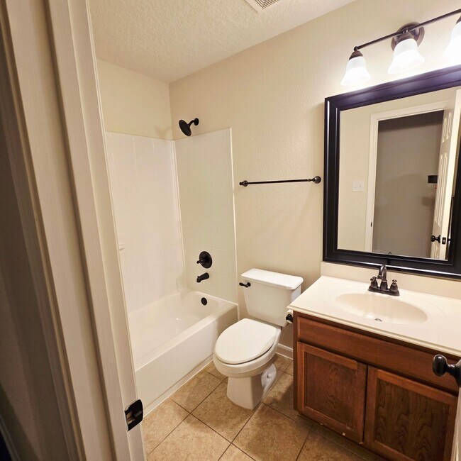 Building Photo - 22234 Orchard Dale Dr