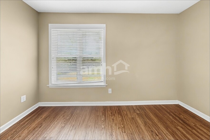 Building Photo - 317 Collinsworth Dr