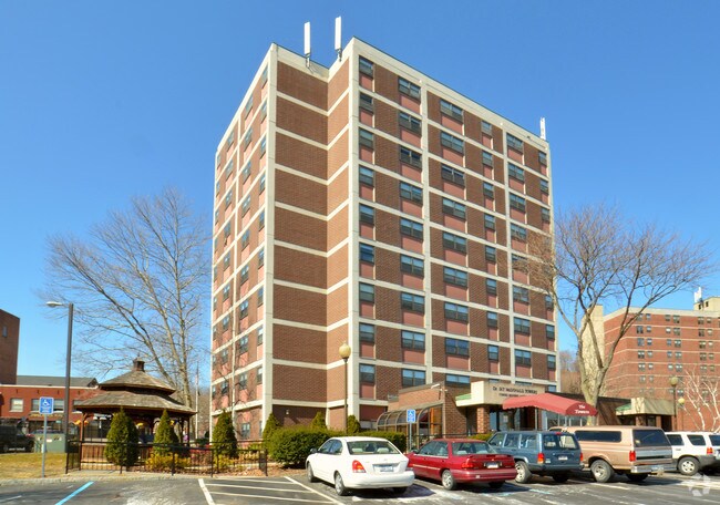 Primary Photo - 1-4 Fountain Pl