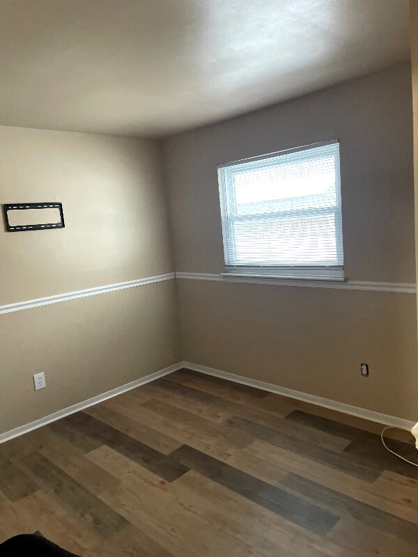 Building Photo - 650 Baltic Dr