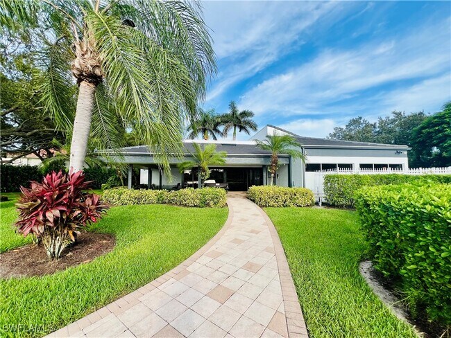 Building Photo - 613 Squire Cir