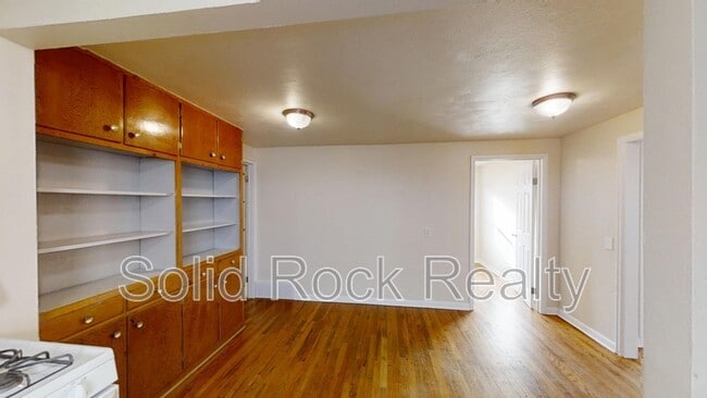 Building Photo - 2437 E St Vrain St