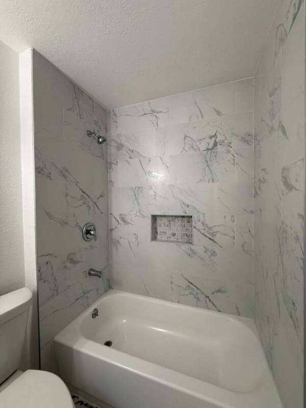 Building Photo - 164 Lost Forest St