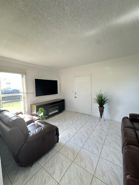 Building Photo - 3901 SW 78th Ct