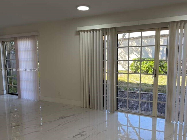 Building Photo - 9719 N New River Canal Rd