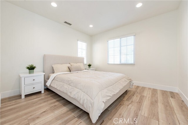 Building Photo - 94 Chantilly