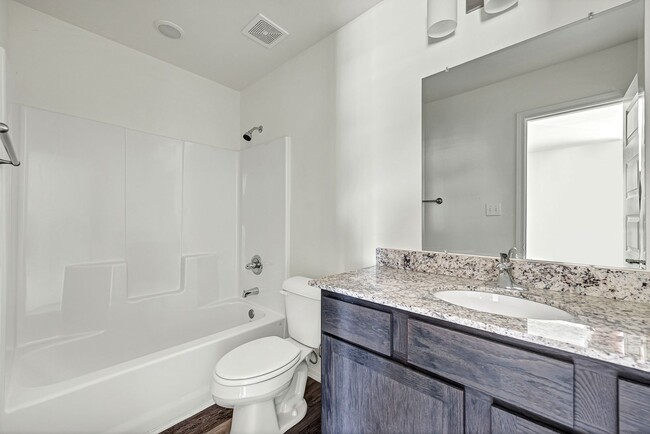 Building Photo - 1023 S Benchmark Ln