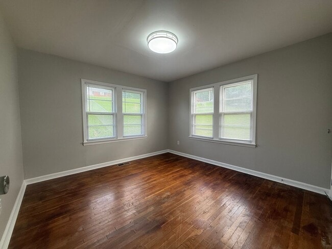 Building Photo - 3 Bedroom 2 Bathroom Home in Greeneville, TN